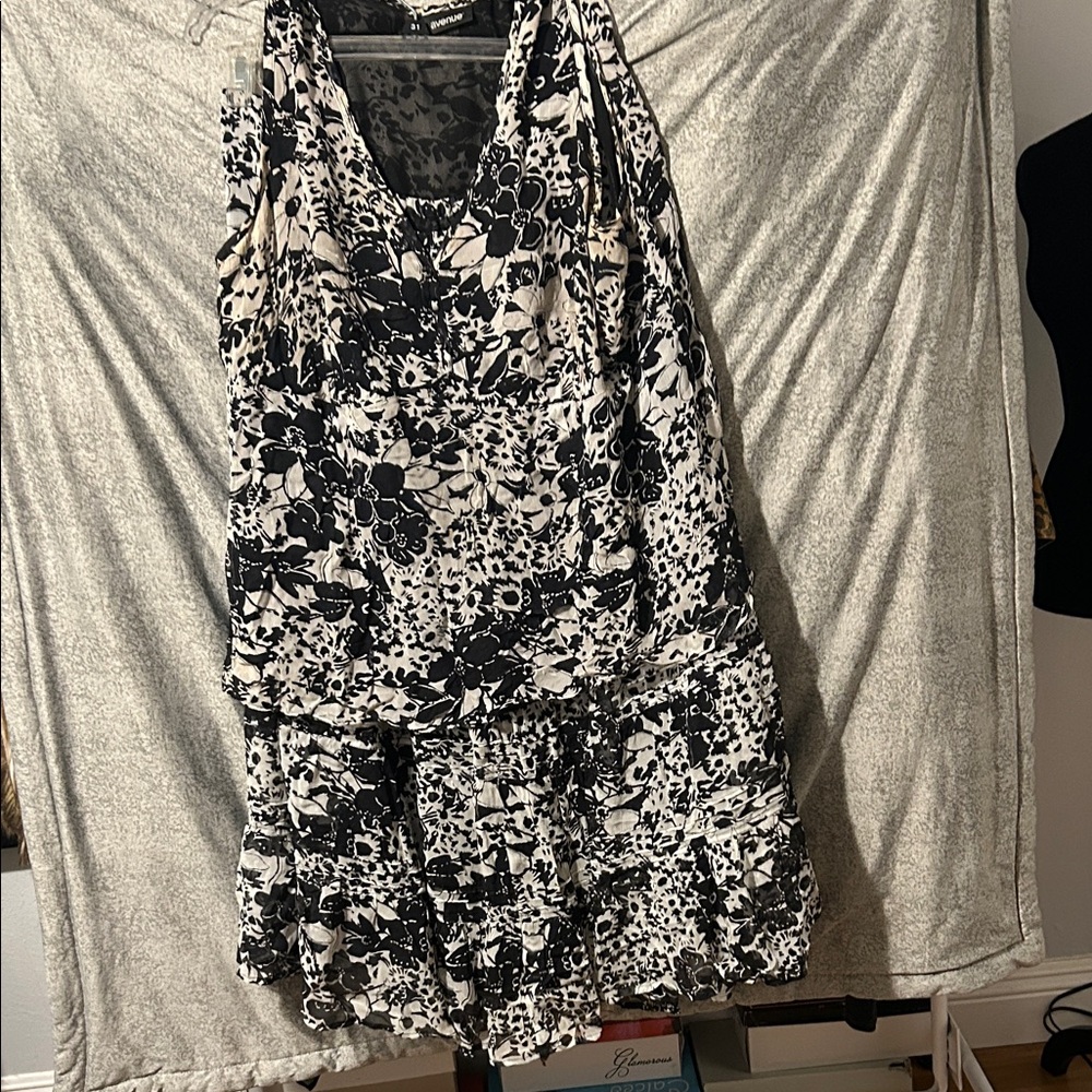 Avenue Black and White Floral Blouse